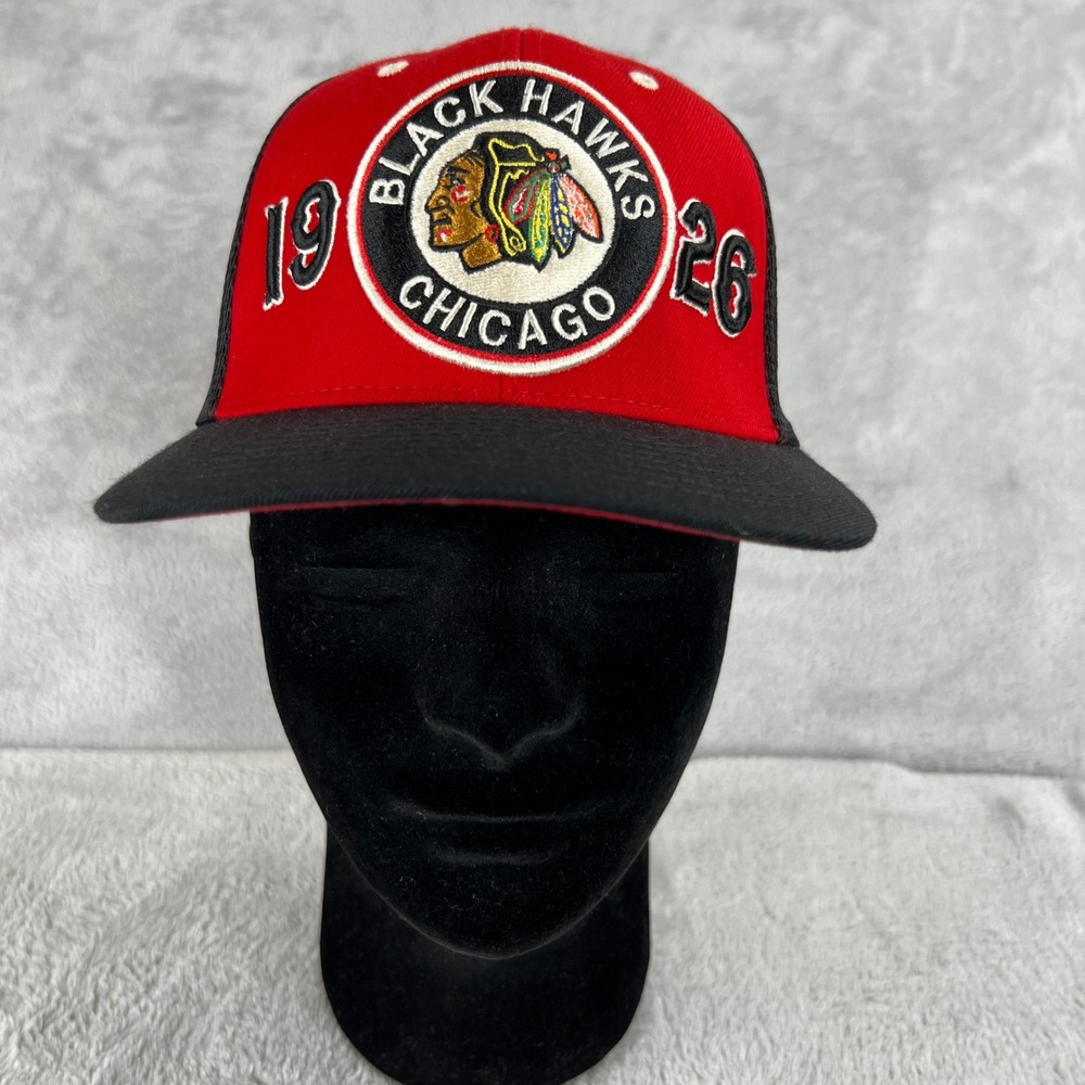 Chicago Blackhawks 1926 Snapback Hat S/M Red Black NHL Old Time Hockey Flat Brim